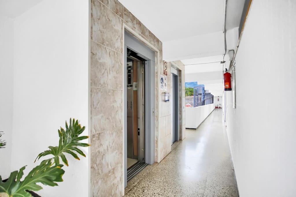 Alexander Apartment Playa De Las Americas 外观 照片